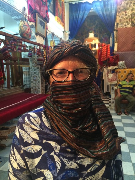 Lyn converts to Islam